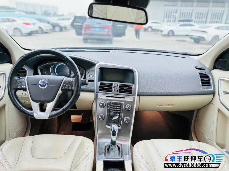 13年沃尔沃XC60轿车抵押车出售