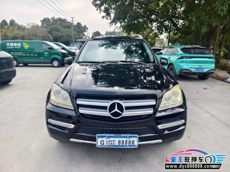 12年奔驰GL轿车抵押车出售