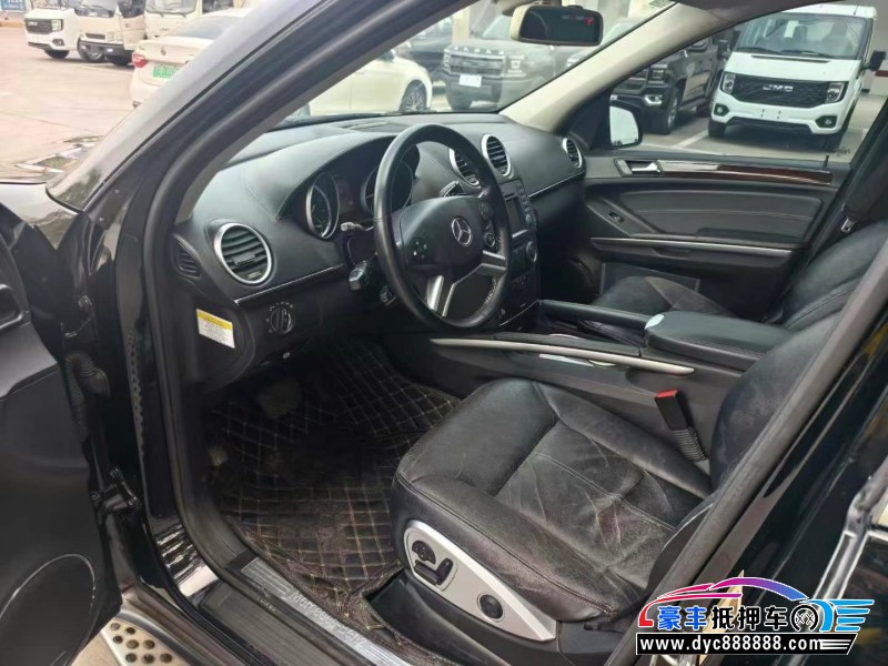 12年奔驰GL轿车抵押车出售