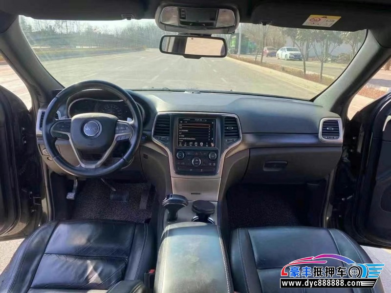 13年Jeep大切诺基轿车抵押车出售