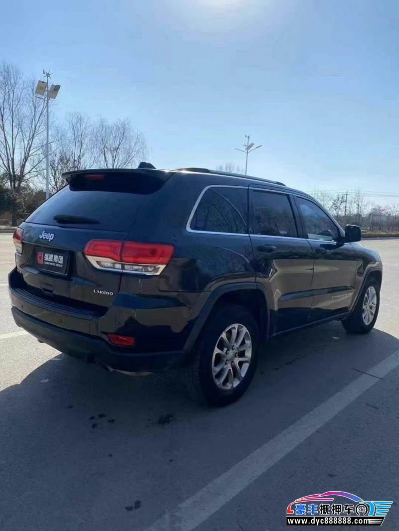 13年Jeep大切诺基轿车抵押车出售