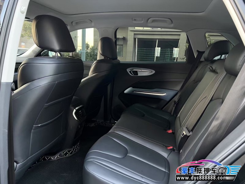 24年奔腾T90轿车抵押车出售