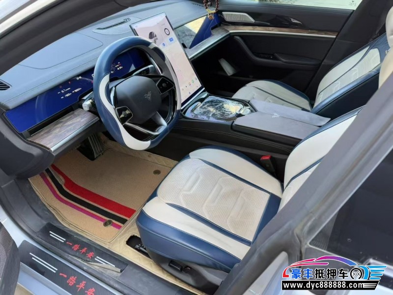 24年哪吒S轿车抵押车出售