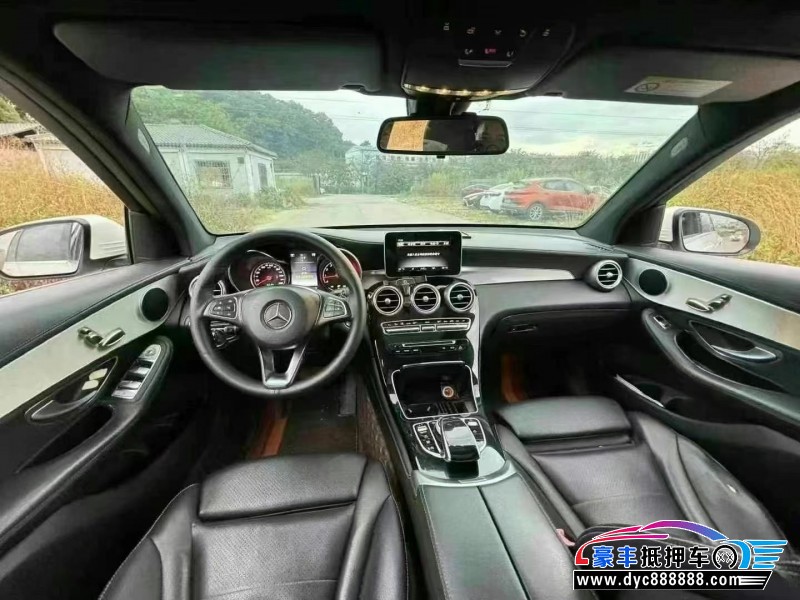 17年奔驰GLC轿车抵押车出售