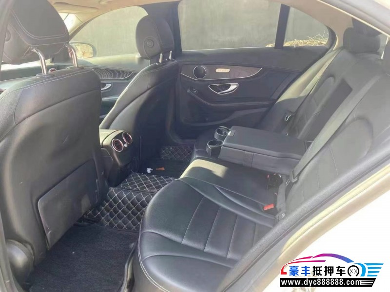 17年奔驰C轿车抵押车出售