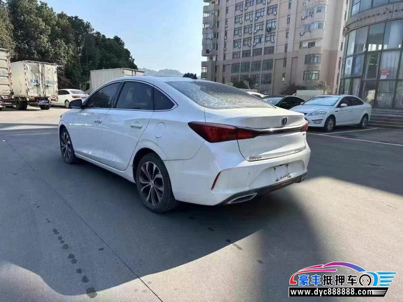 21年长安逸动轿车抵押车出售