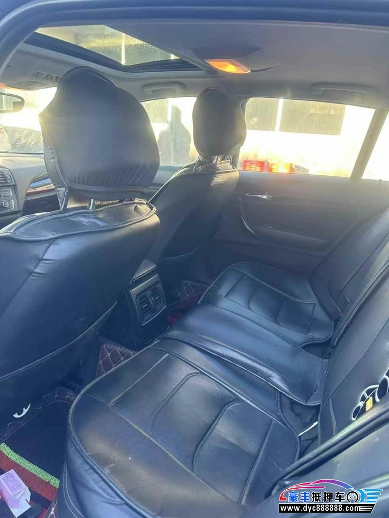 13年宝马1系轿车抵押车出售