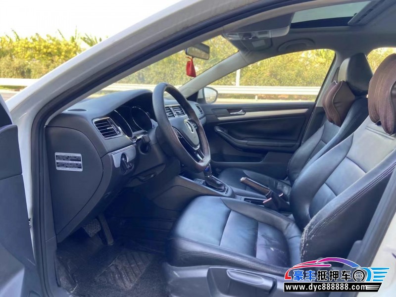 17年大众速腾轿车抵押车出售