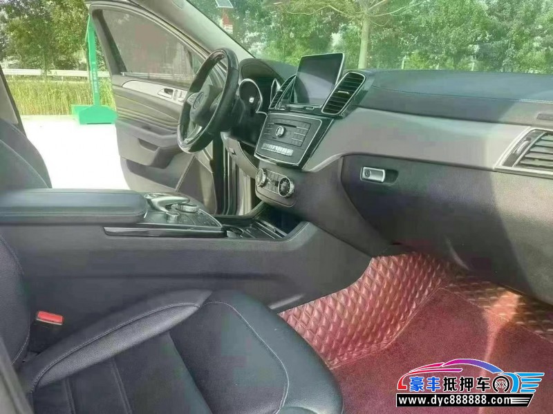 16年奔驰GLE轿车抵押车出售