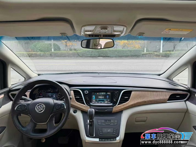 17年别克GL8轿车抵押车出售