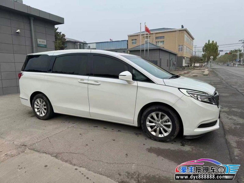 17年别克GL8轿车抵押车出售