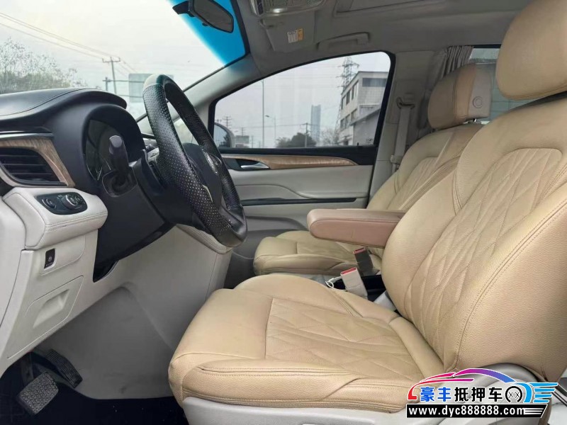 17年别克GL8轿车抵押车出售