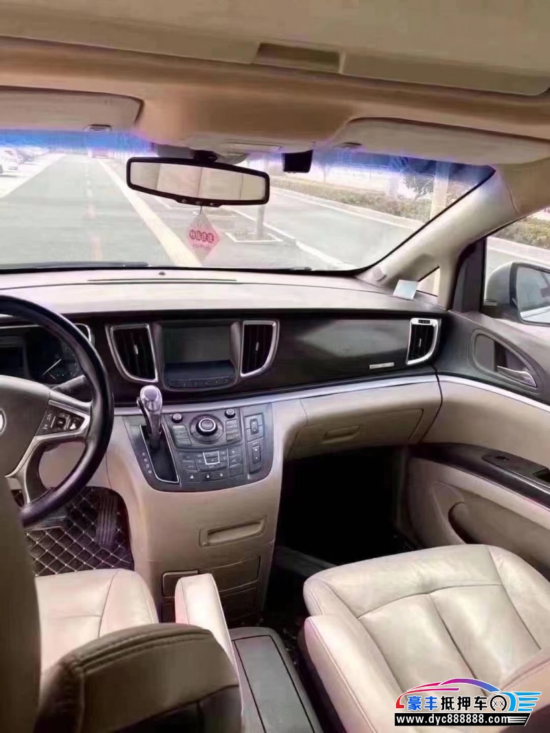 11年别克GL8轿车抵押车出售