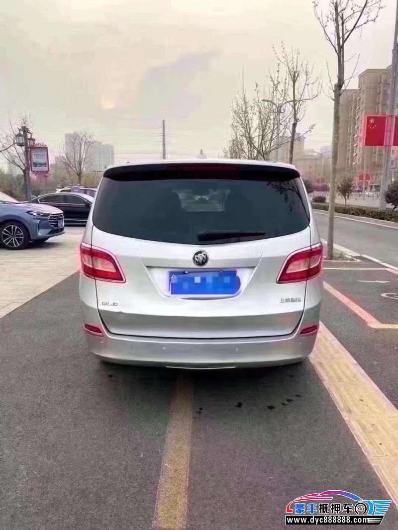 11年别克GL8轿车抵押车出售