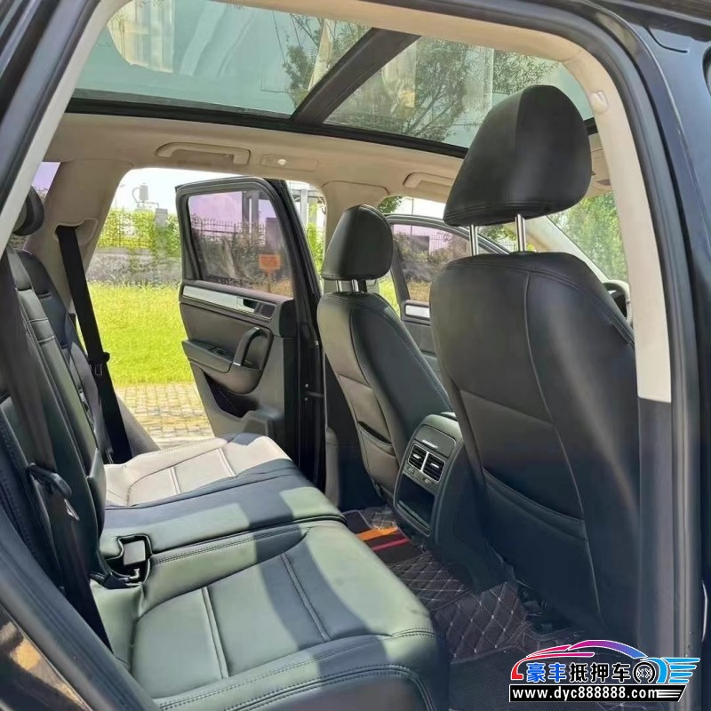 17年大众途锐轿车抵押车出售