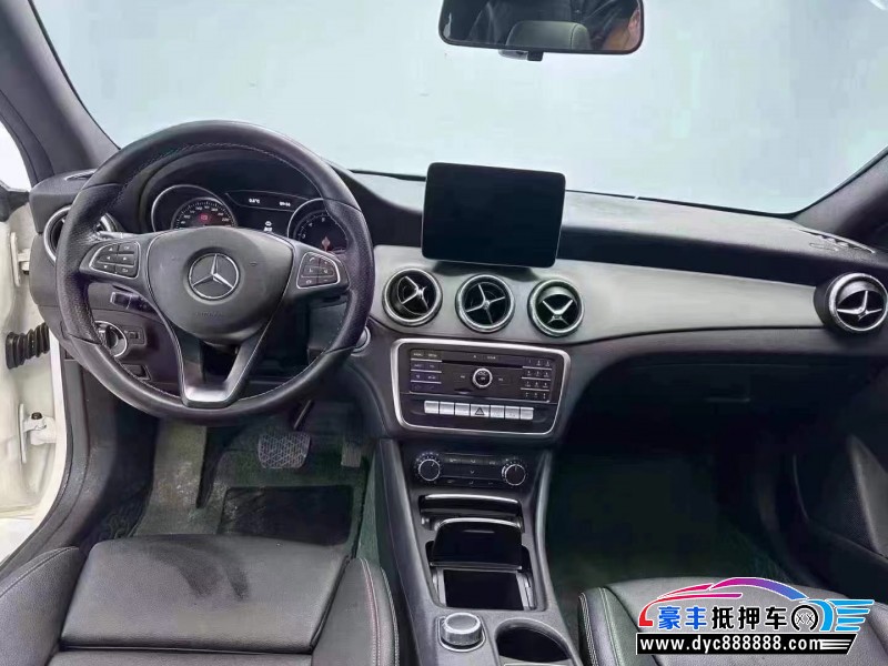 18年奔驰CLA轿车抵押车出售