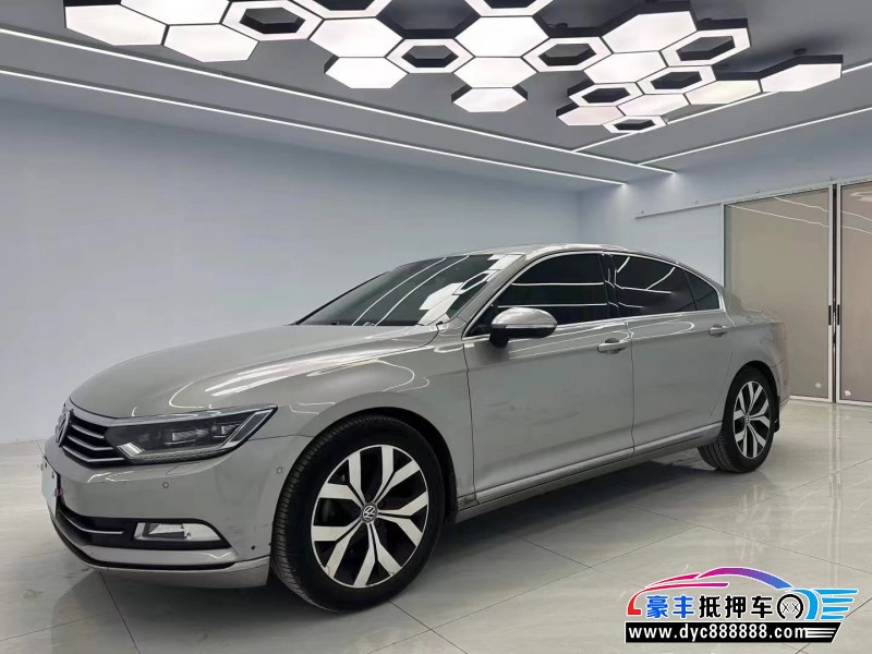 17年大众迈腾轿车抵押车出售