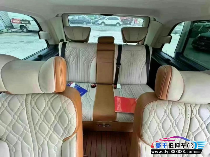 13年奔驰唯雅诺轿车抵押车出售