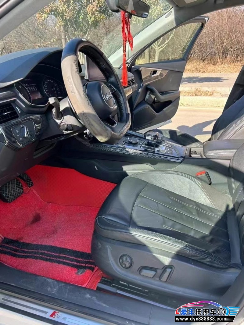 17年奥迪A4L轿车抵押车出售