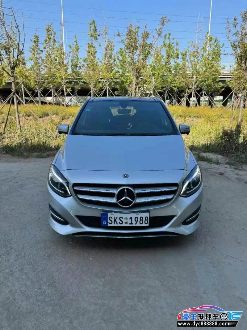 18年奔驰B轿车抵押车出售