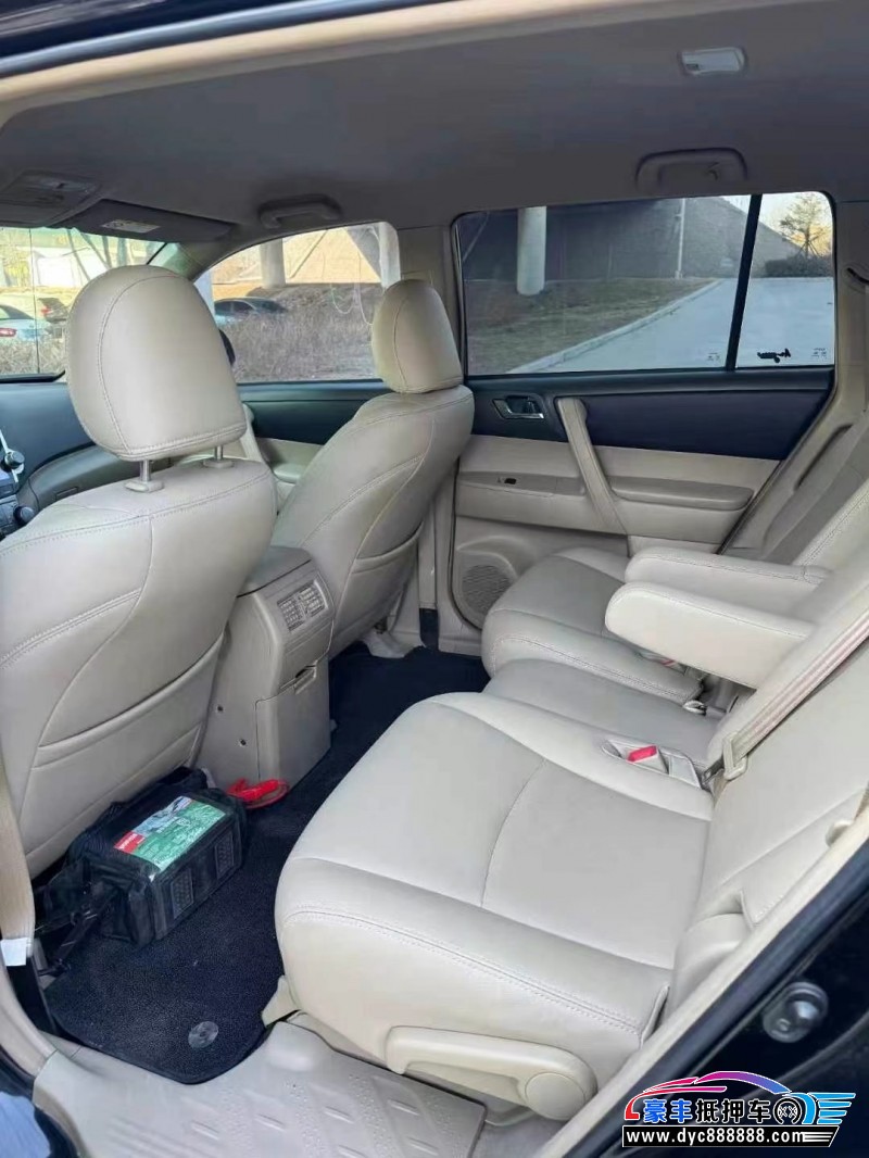 13年丰田汉兰达轿车抵押车出售