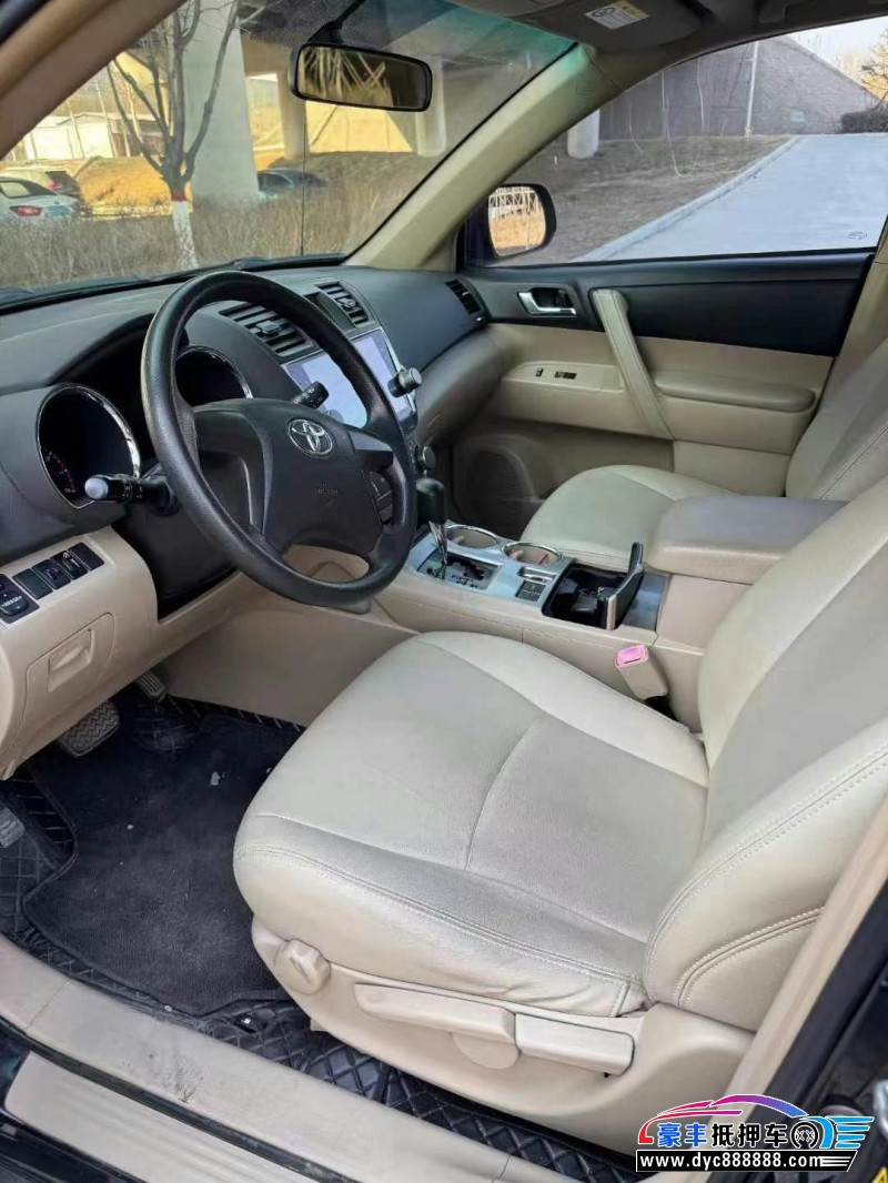 13年丰田汉兰达轿车抵押车出售