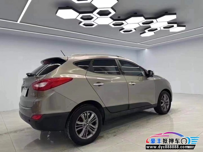 15年现代ix35轿车抵押车出售