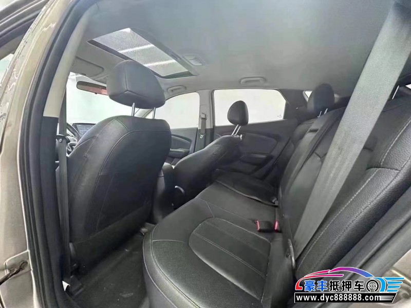 15年现代ix35轿车抵押车出售