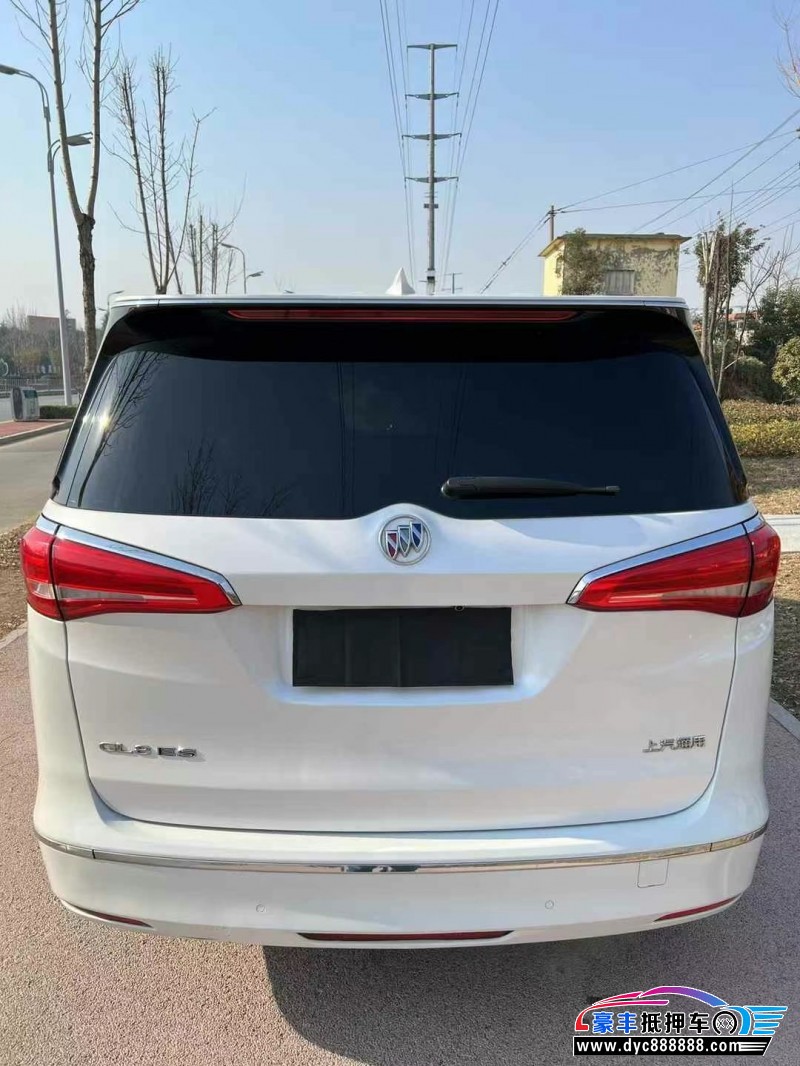 17年别克GL8轿车抵押车出售