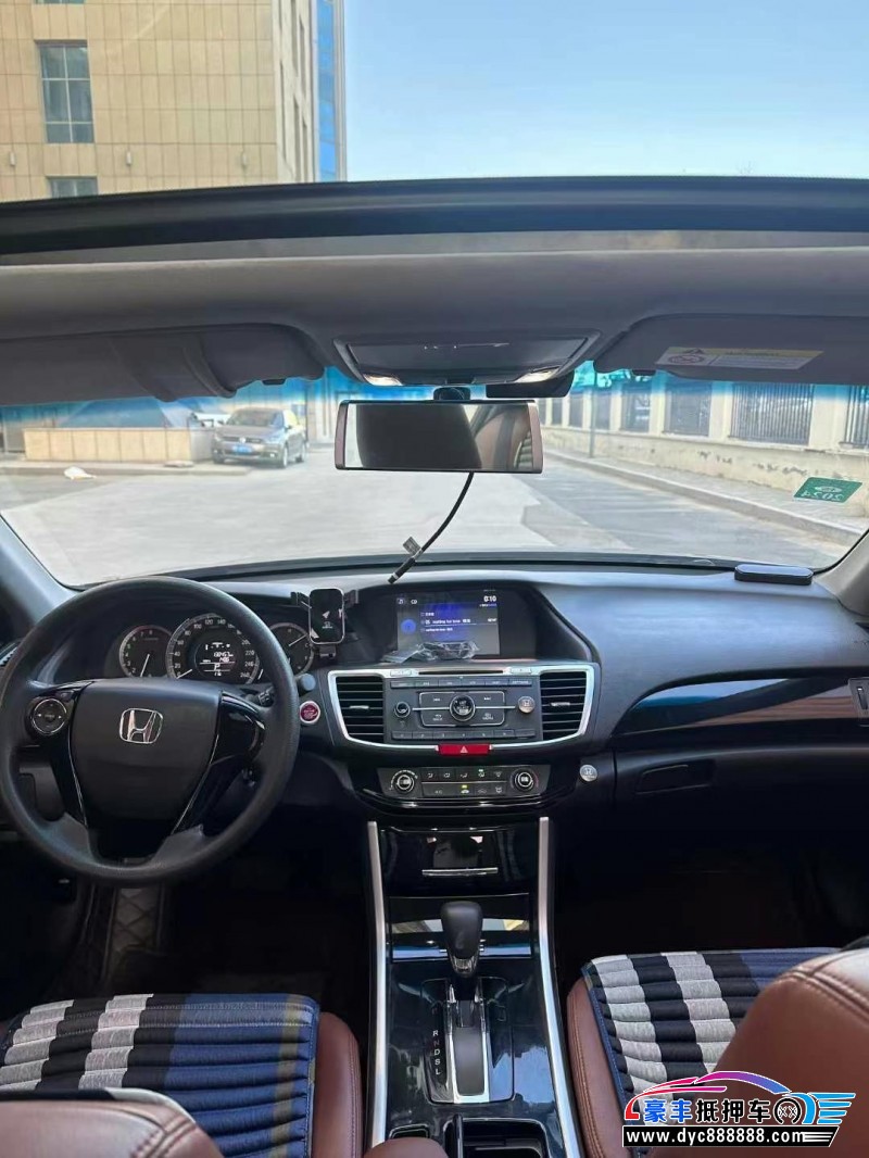 18年本田雅阁轿车抵押车出售