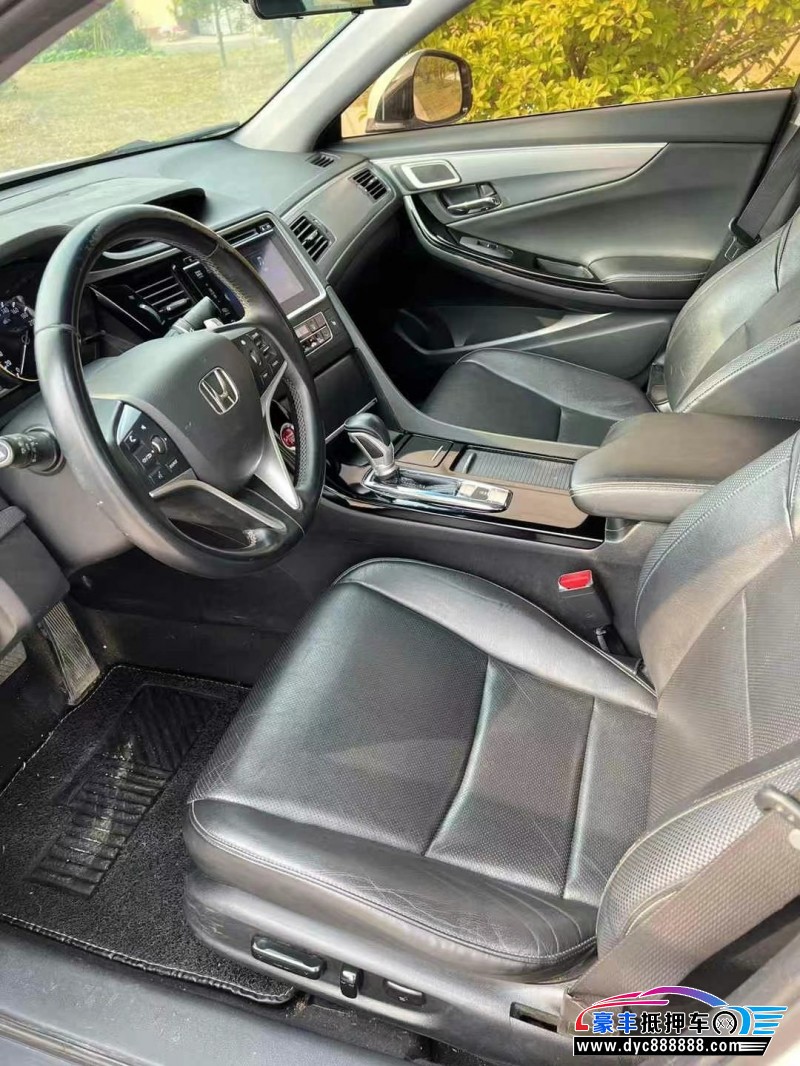 17年本田思铂睿轿车抵押车出售