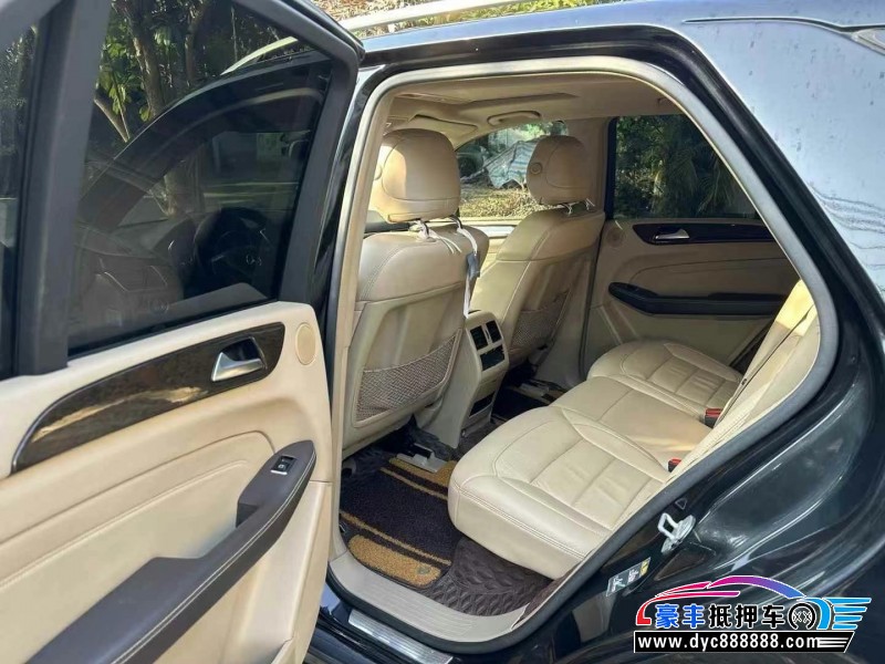 14年奔驰ML轿车抵押车出售