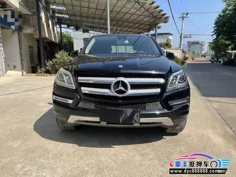 16年奔驰GL轿车抵押车出售