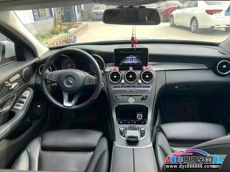 18年奔驰C轿车抵押车出售