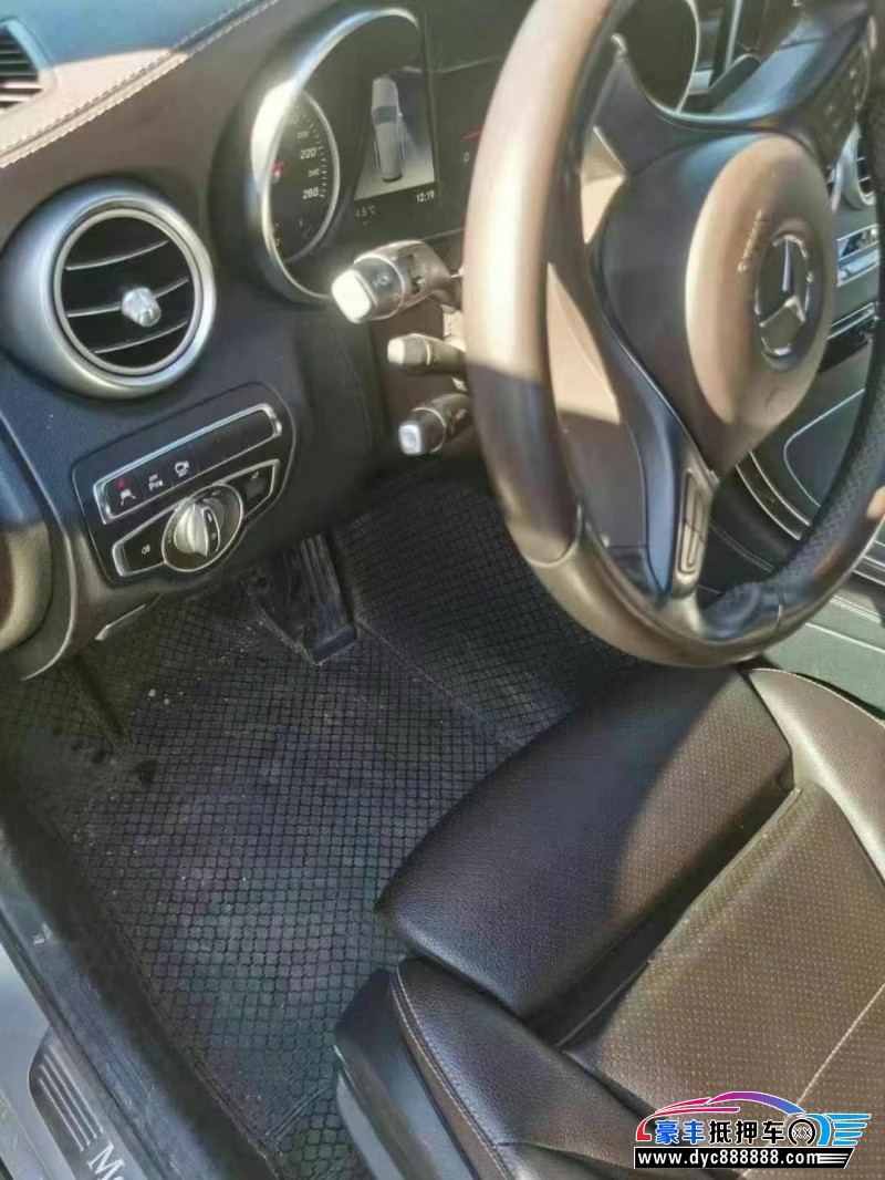 18年奔驰GLC轿车抵押车出售