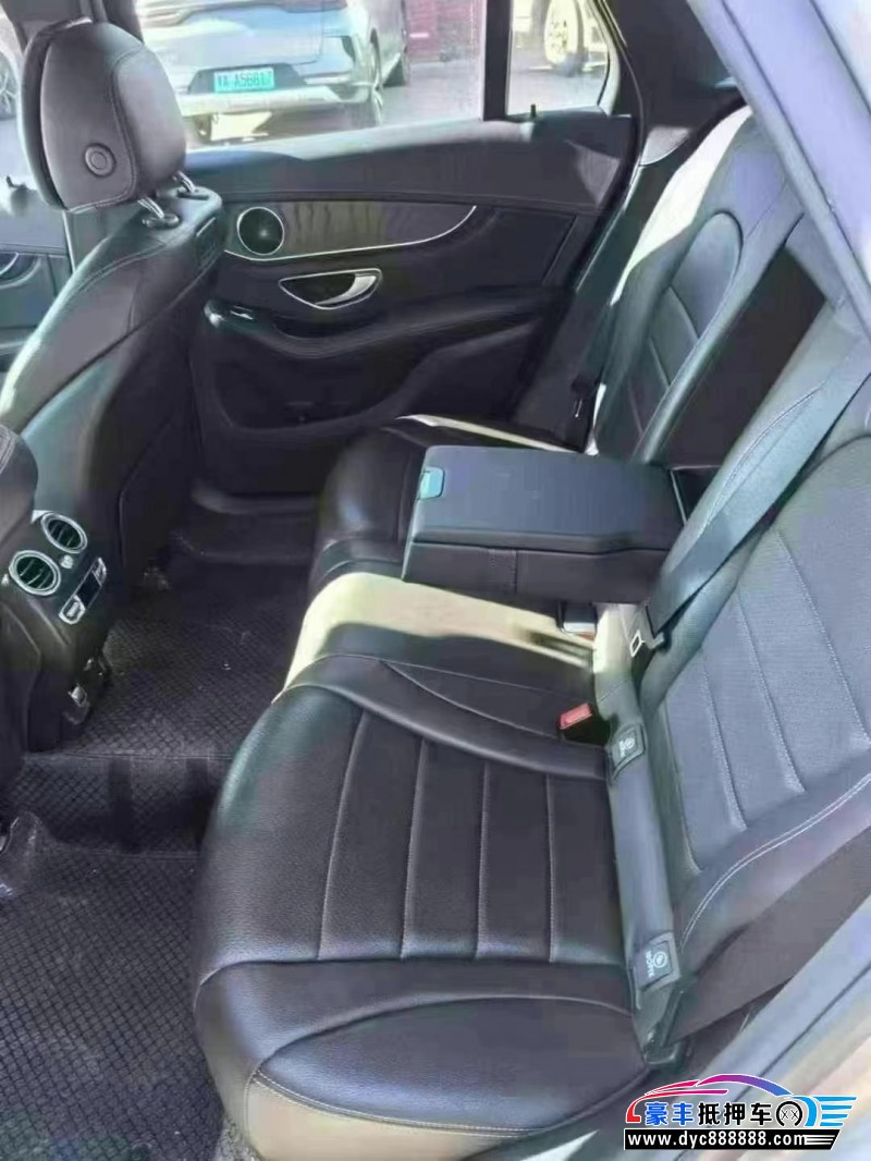 18年奔驰GLC轿车抵押车出售