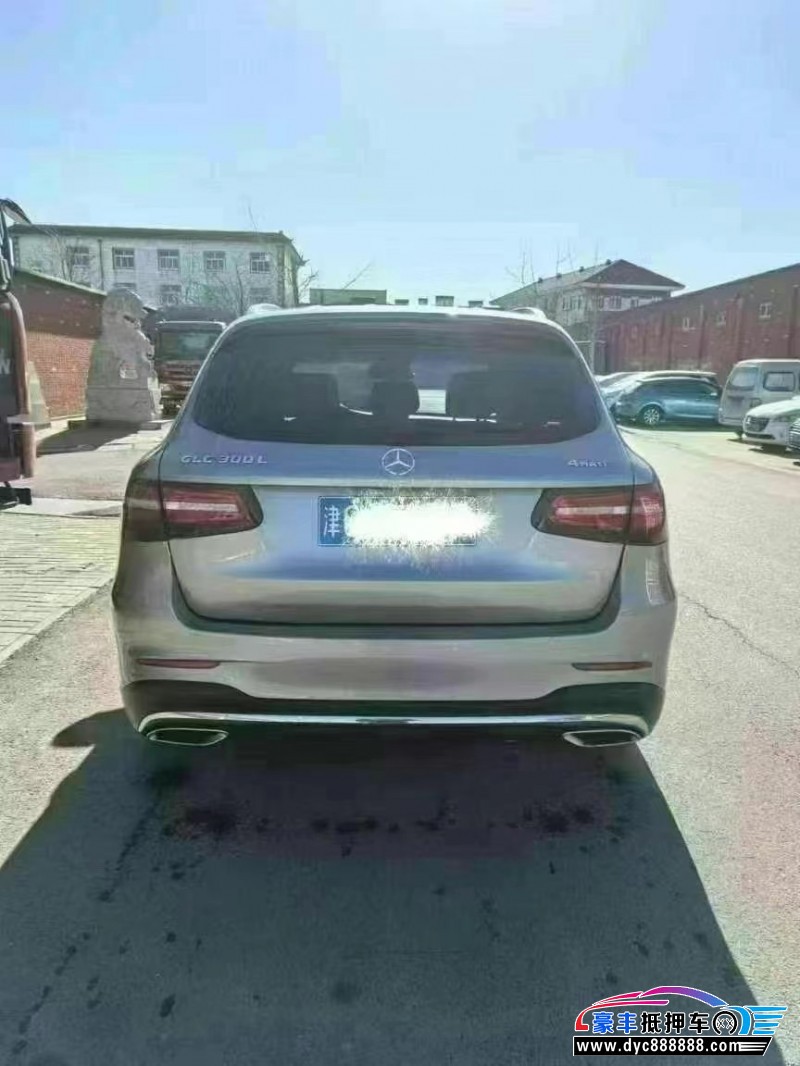 18年奔驰GLC轿车抵押车出售