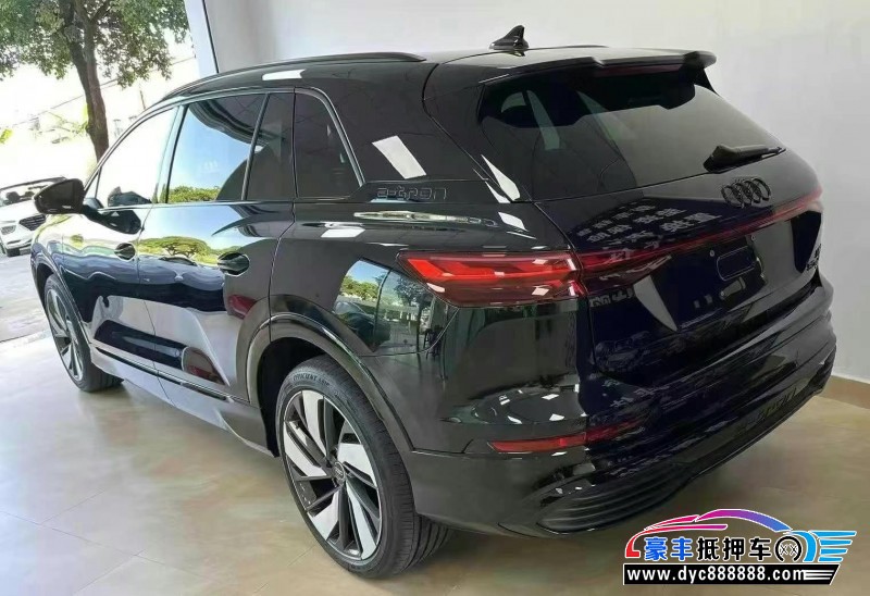 25年奥迪Q5轿车抵押车出售