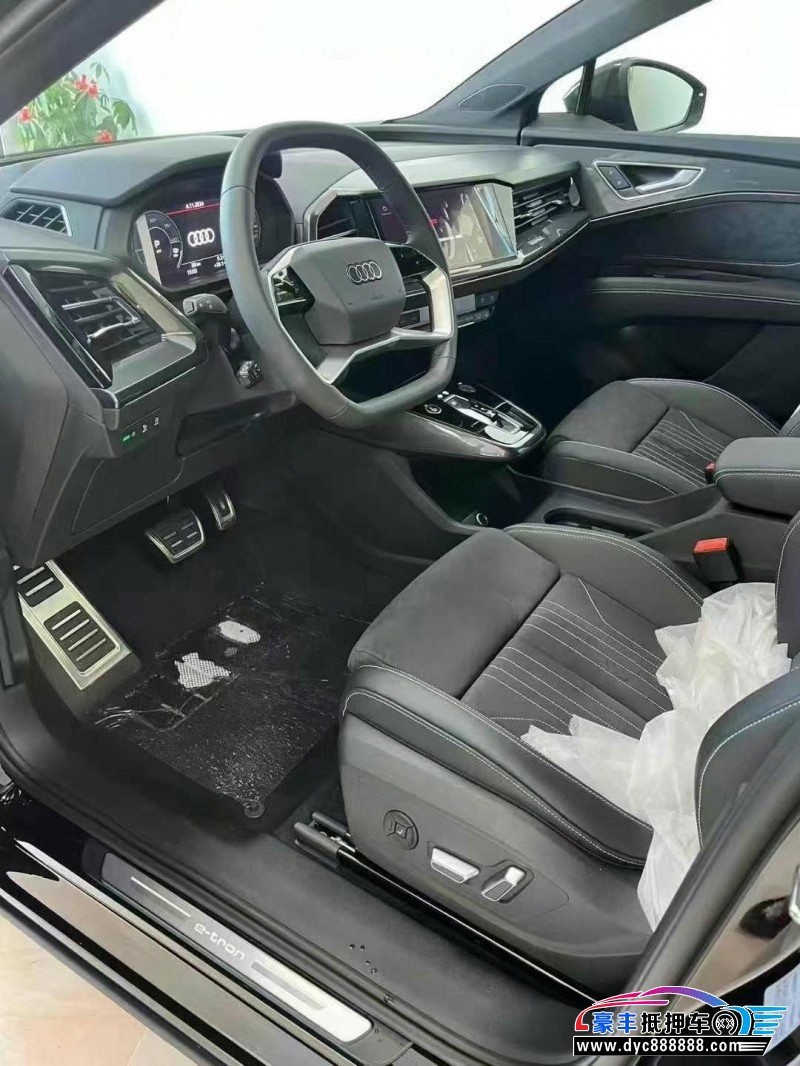 25年奥迪Q5轿车抵押车出售