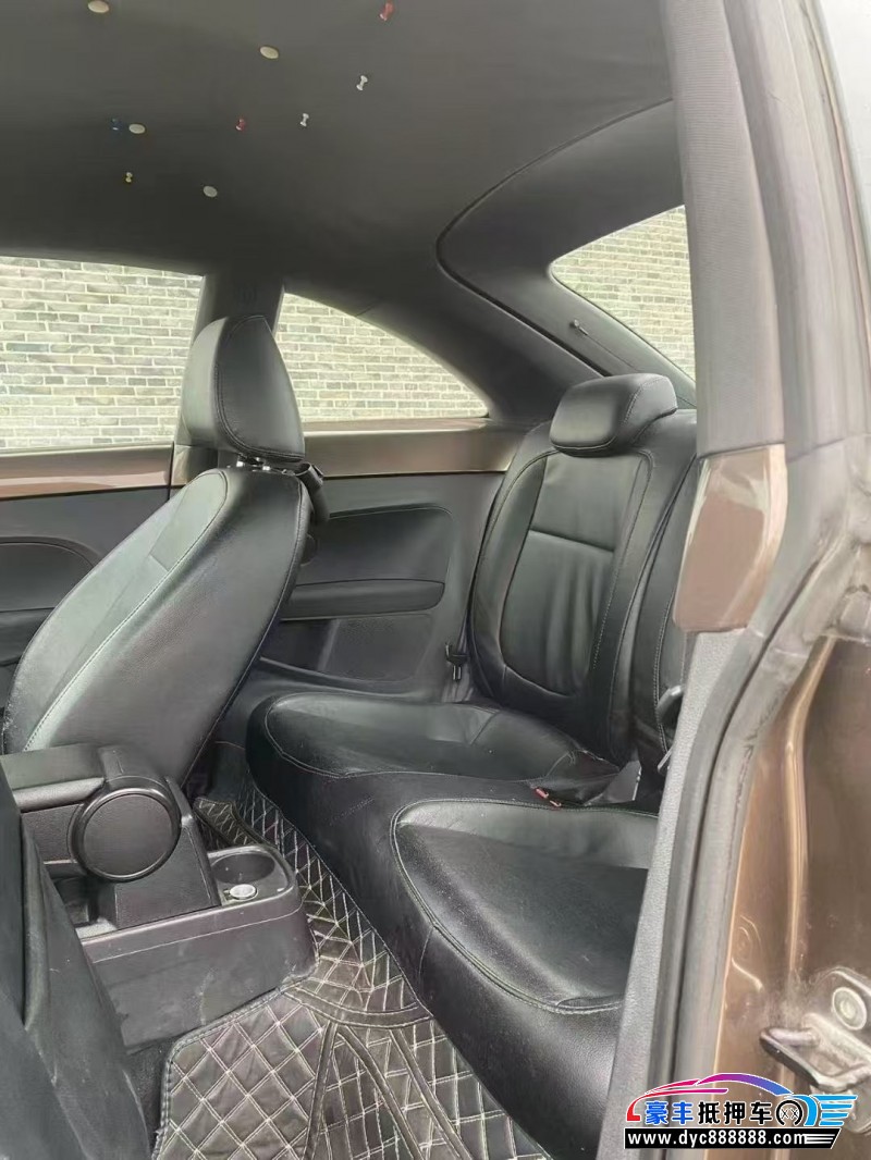 13年大众甲壳虫轿车抵押车出售