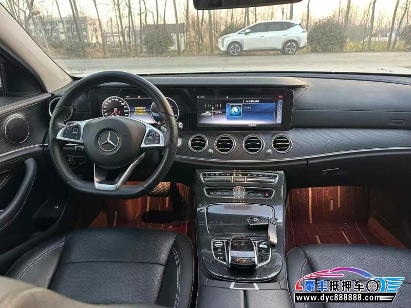 17年奔驰E轿车抵押车出售