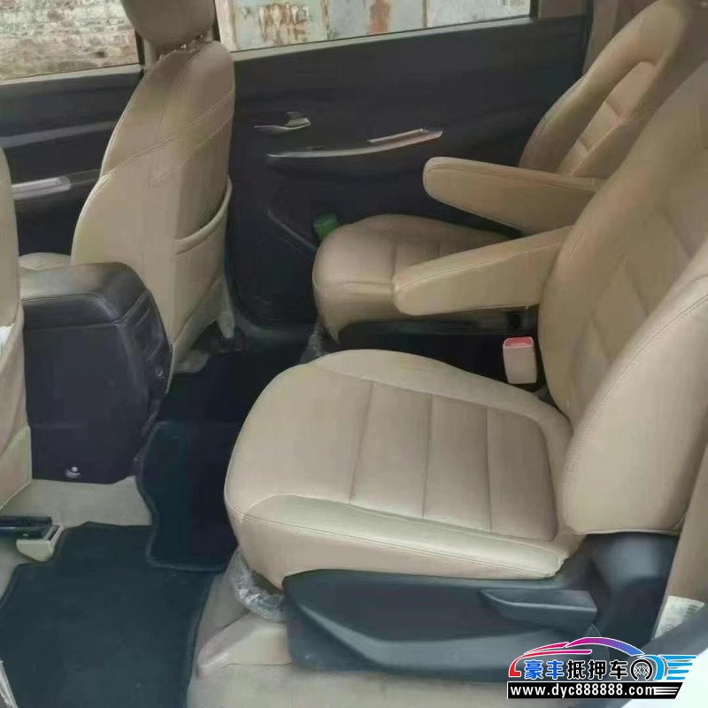 18年五菱五菱宏光S轿车抵押车出售