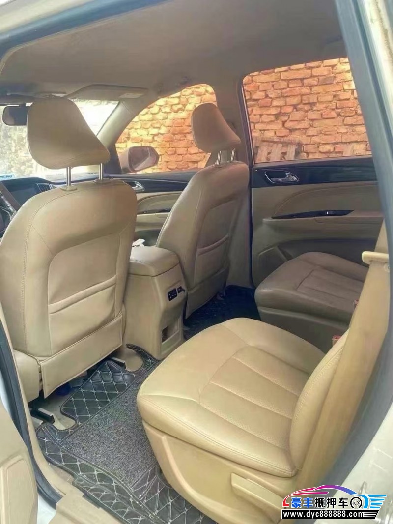 16年宝骏730轿车抵押车出售