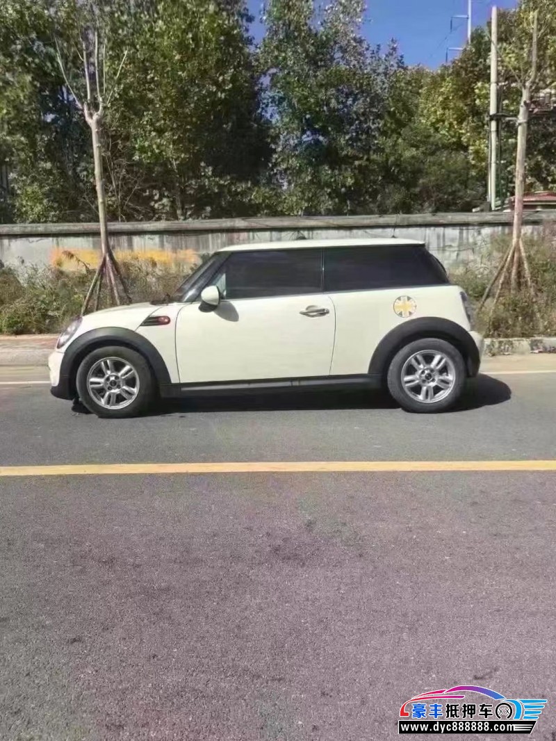 13年宝马MINI轿车抵押车出售