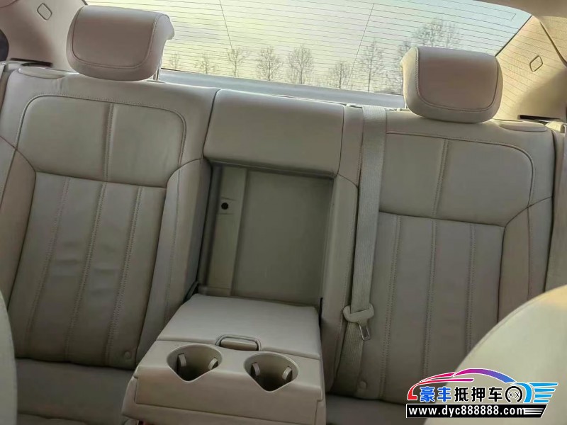 14年别克君越轿车抵押车出售