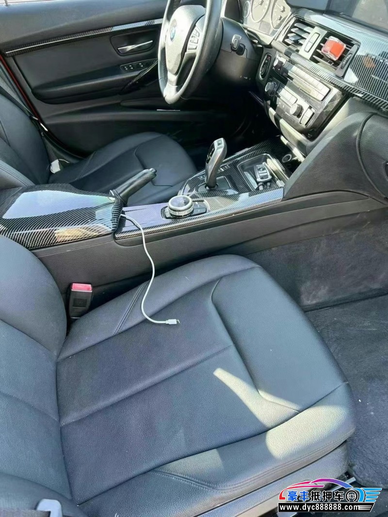 12年宝马3系轿车抵押车出售