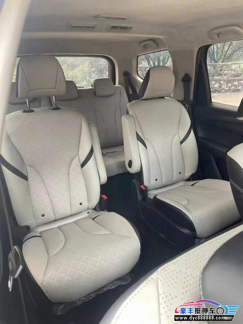 21年宝骏730轿车抵押车出售