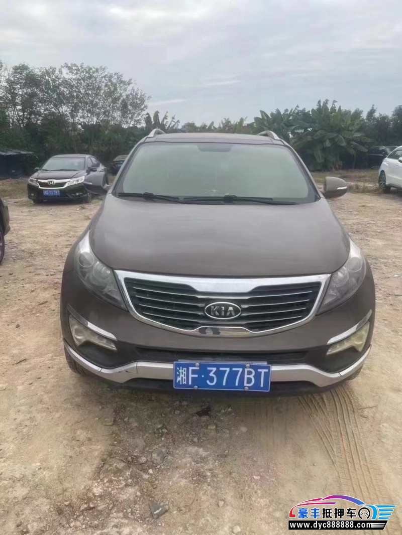 13年起亚智跑轿车抵押车出售