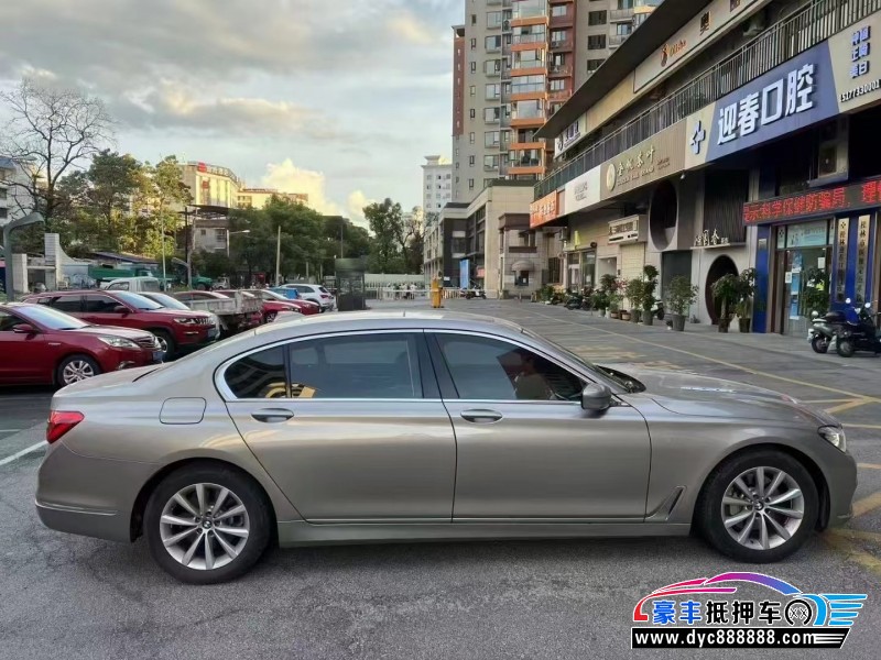 17年宝马7系轿车抵押车出售