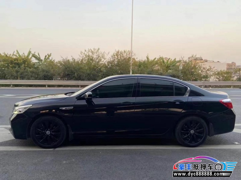 13年本田雅阁轿车抵押车出售